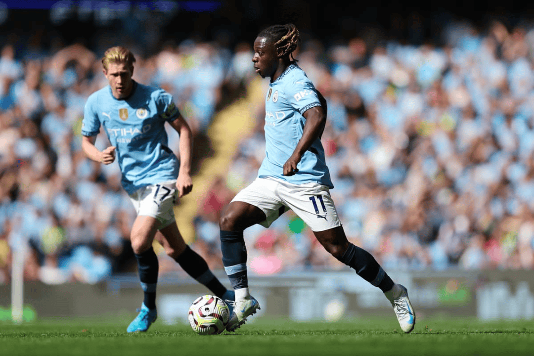 4000万截胡！利物浦抢荷兰飞翼，曼城皇马搅局，阿诺德替身浮出水面？