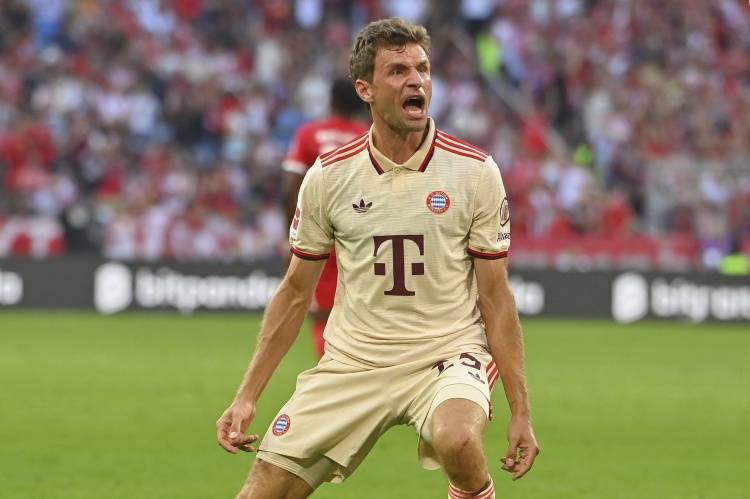 拜仁再遭重创！18球5助攻穆夏拉赛季报销，35岁弃将或成替补奇兵